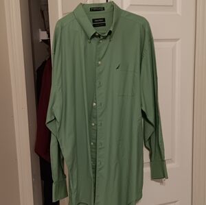 Nautica Men's Casual Light Green Button Down Shirt